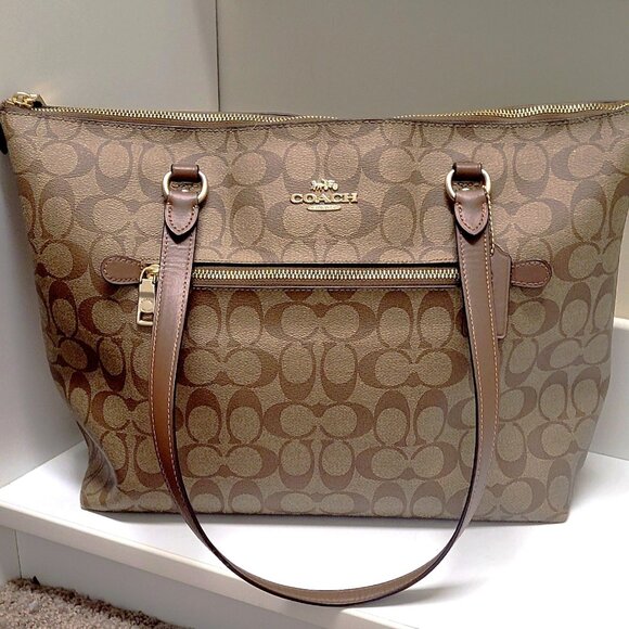 Coach City Tote Bag - Signature Canvas - Picture 1 of 7